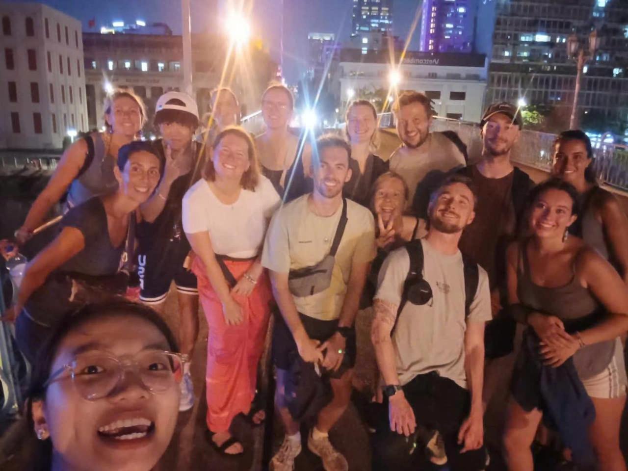 Saigon Authentic Hostel - Daily Walking Morning City Tour, Fresh Daily Breakfast, Gym & Rooftop Billiard Thành Pho Ho Chí Minh Esterno foto