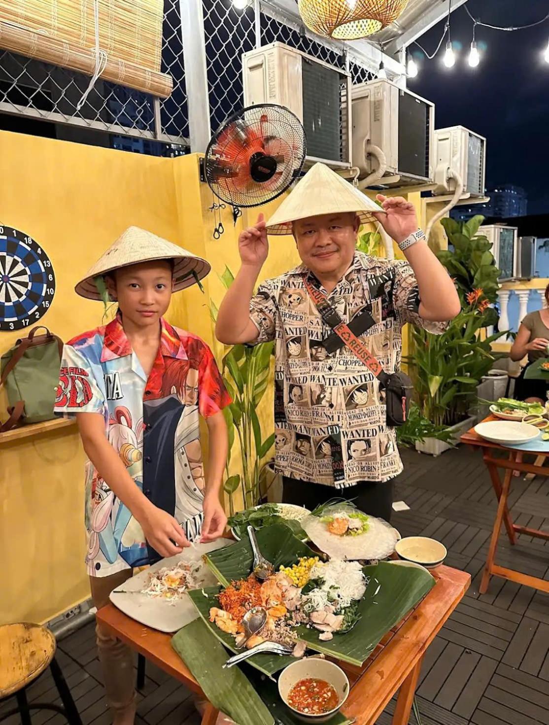 Saigon Authentic Hostel - Daily Walking Morning City Tour, Fresh Daily Breakfast, Gym & Rooftop Billiard Thành Pho Ho Chí Minh Esterno foto
