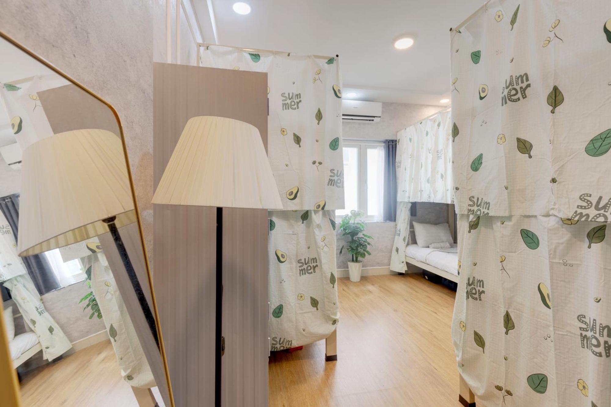 Saigon Authentic Hostel - Daily Walking Morning City Tour, Fresh Daily Breakfast, Gym & Rooftop Billiard Thành Pho Ho Chí Minh Esterno foto
