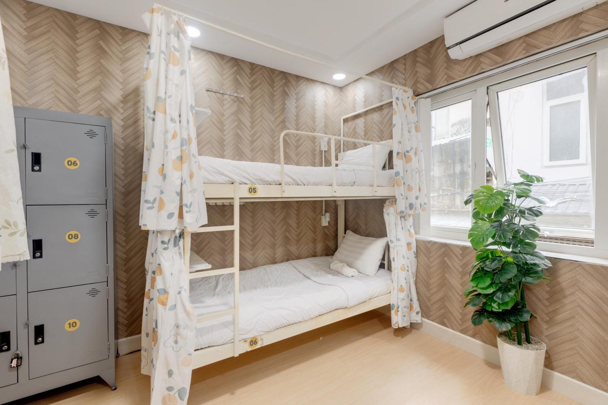 Saigon Authentic Hostel - Daily Walking Morning City Tour, Fresh Daily Breakfast, Gym & Rooftop Billiard Thành Pho Ho Chí Minh Esterno foto