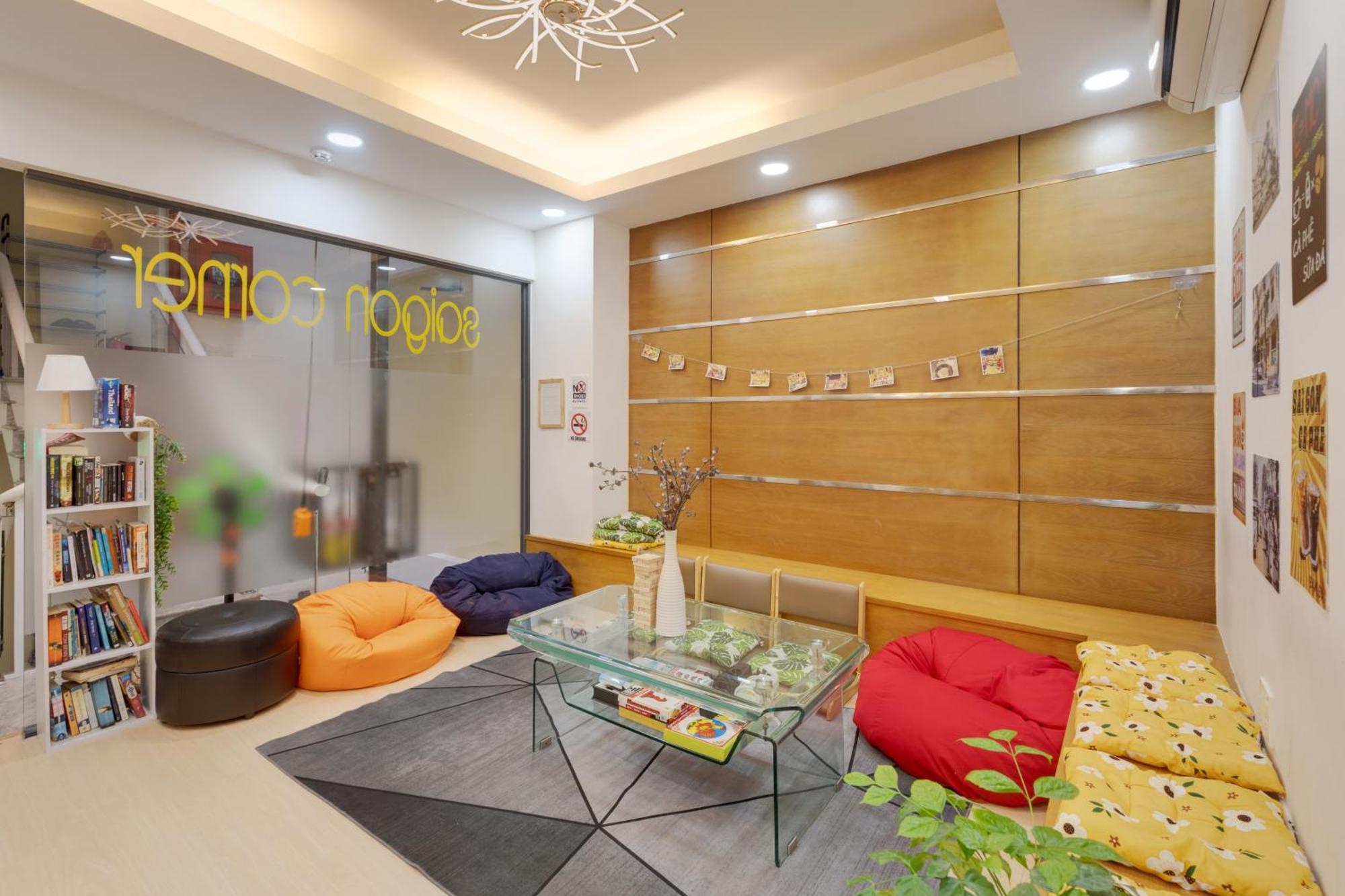Saigon Authentic Hostel - Daily Walking Morning City Tour, Fresh Daily Breakfast, Gym & Rooftop Billiard Thành Pho Ho Chí Minh Esterno foto