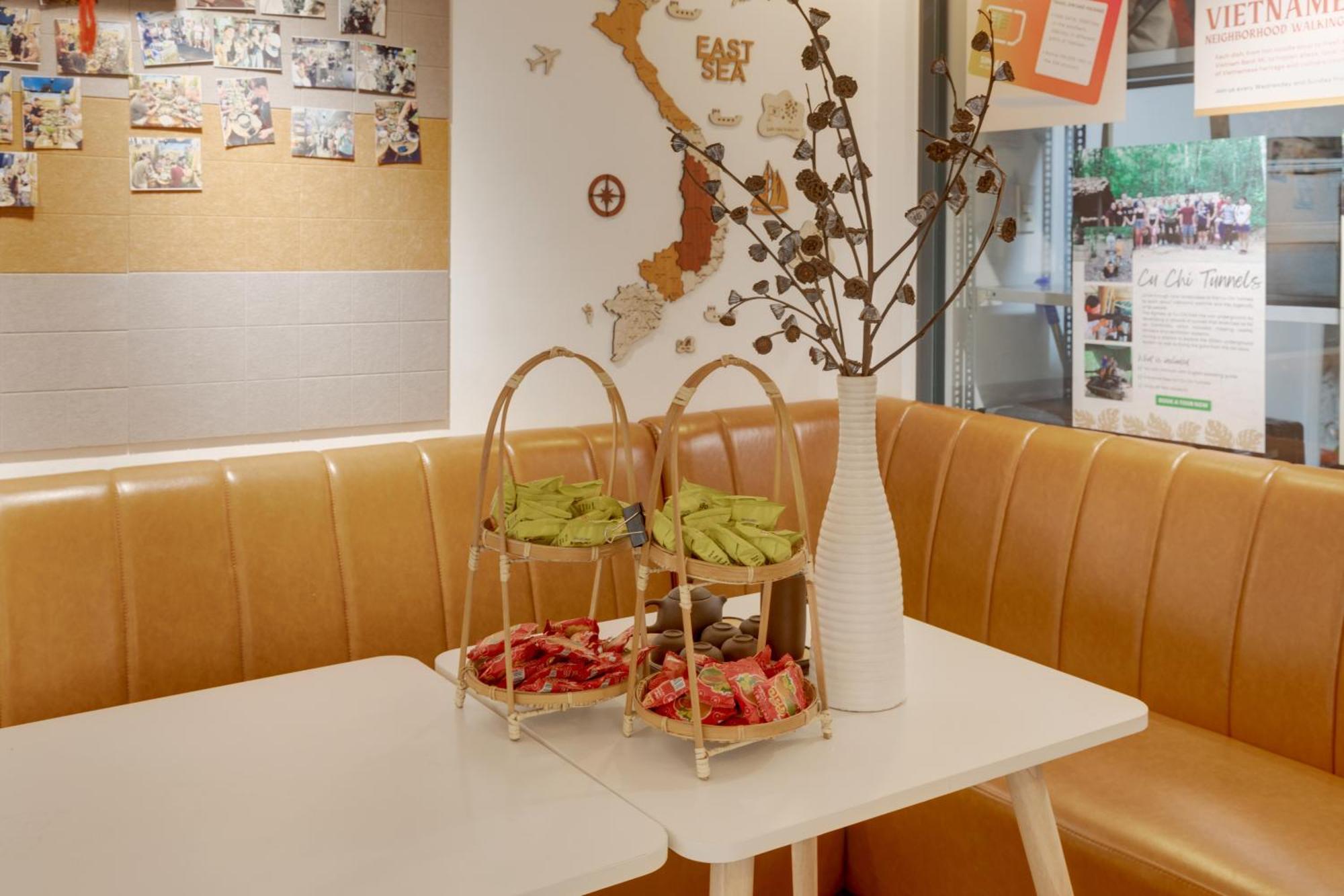 Saigon Authentic Hostel - Daily Walking Morning City Tour, Fresh Daily Breakfast, Gym & Rooftop Billiard Thành Pho Ho Chí Minh Esterno foto