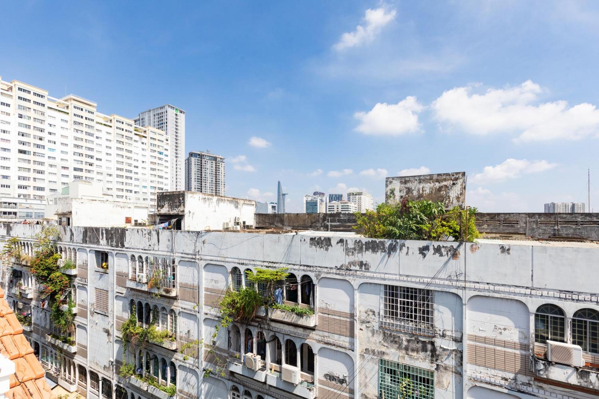 Saigon Authentic Hostel - Daily Walking Morning City Tour, Fresh Daily Breakfast, Gym & Rooftop Billiard Thành Pho Ho Chí Minh Esterno foto