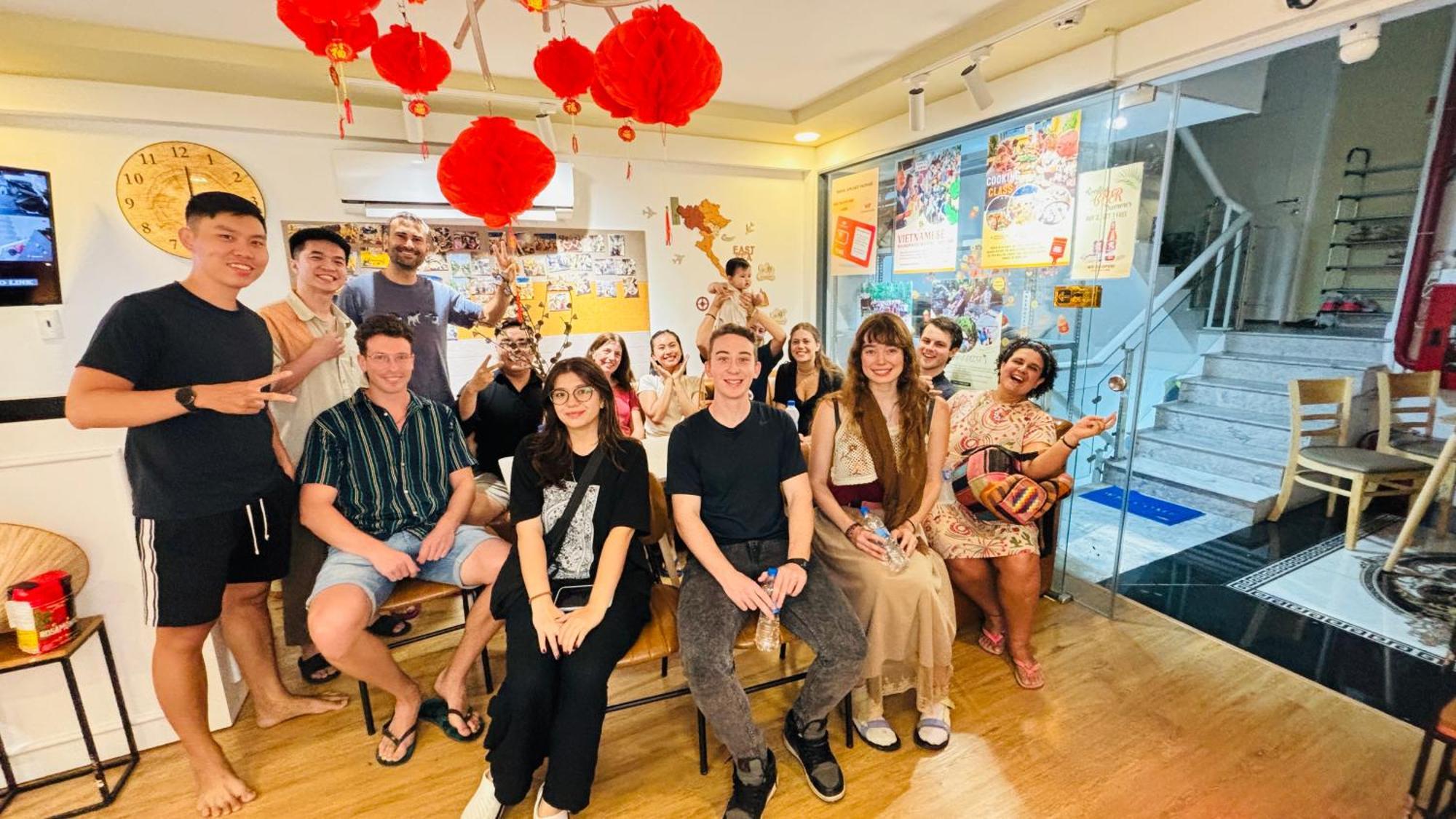 Saigon Authentic Hostel - Daily Walking Morning City Tour, Fresh Daily Breakfast, Gym & Rooftop Billiard Thành Pho Ho Chí Minh Esterno foto